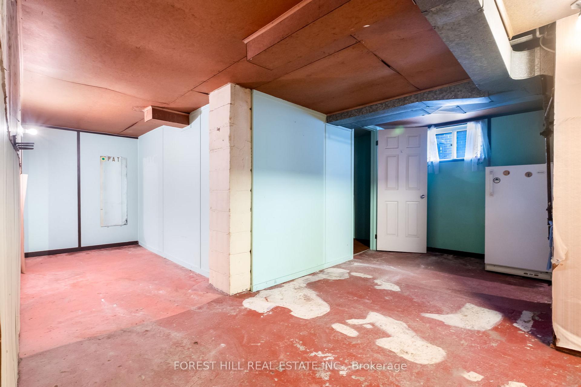 1141 Glengrove Avenue