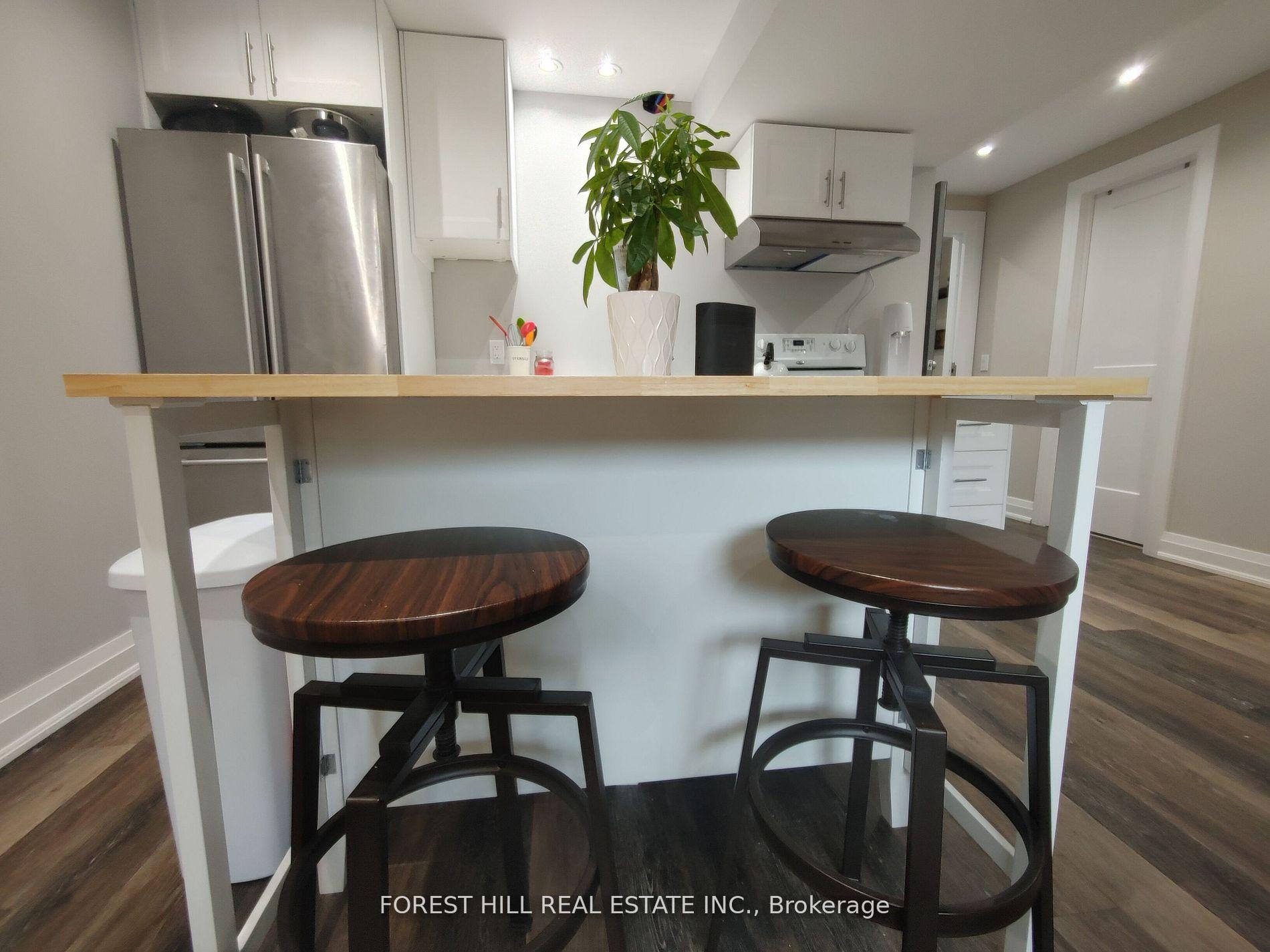 181 North Service Road E L-2