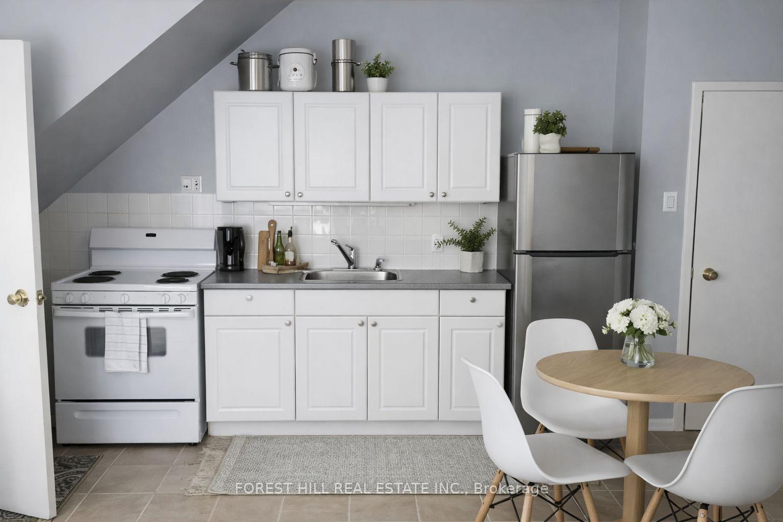 57 Cowan Avenue, Toronto W01, ON M6K 2N1