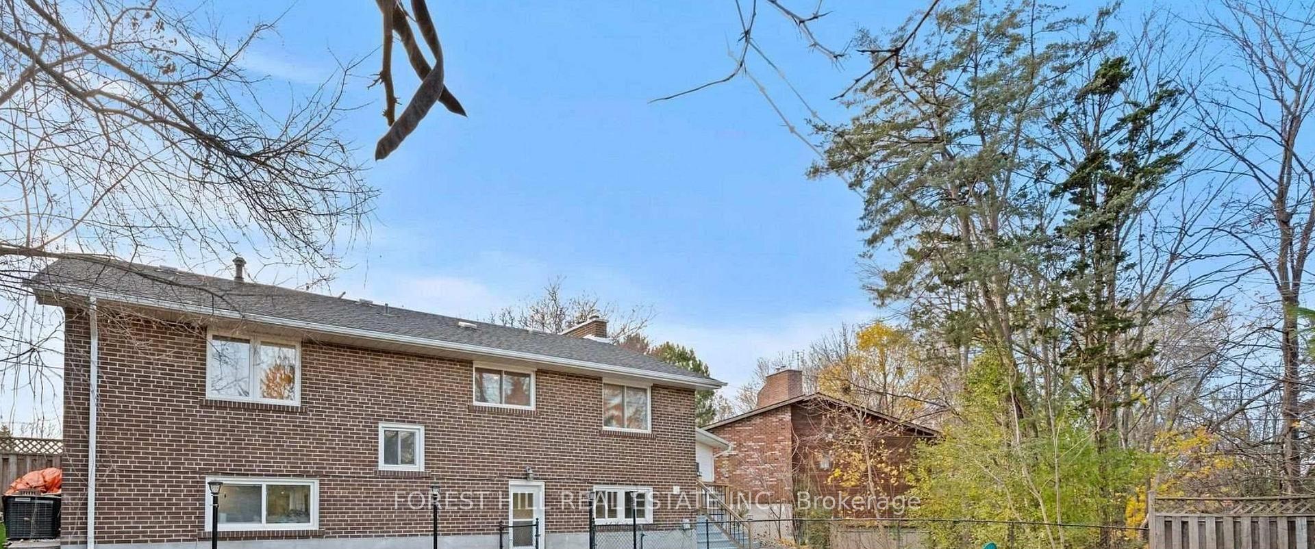 7 ISHERWOOD Court BSMT, Mississauga, ON L5M 1E6