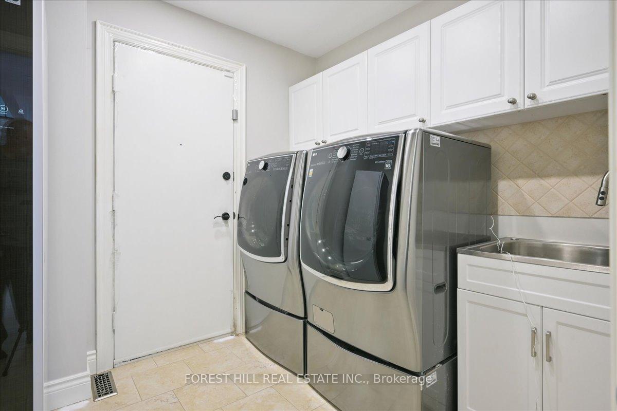 2579 Kenna Court, Mississauga, ON L5K 2K4