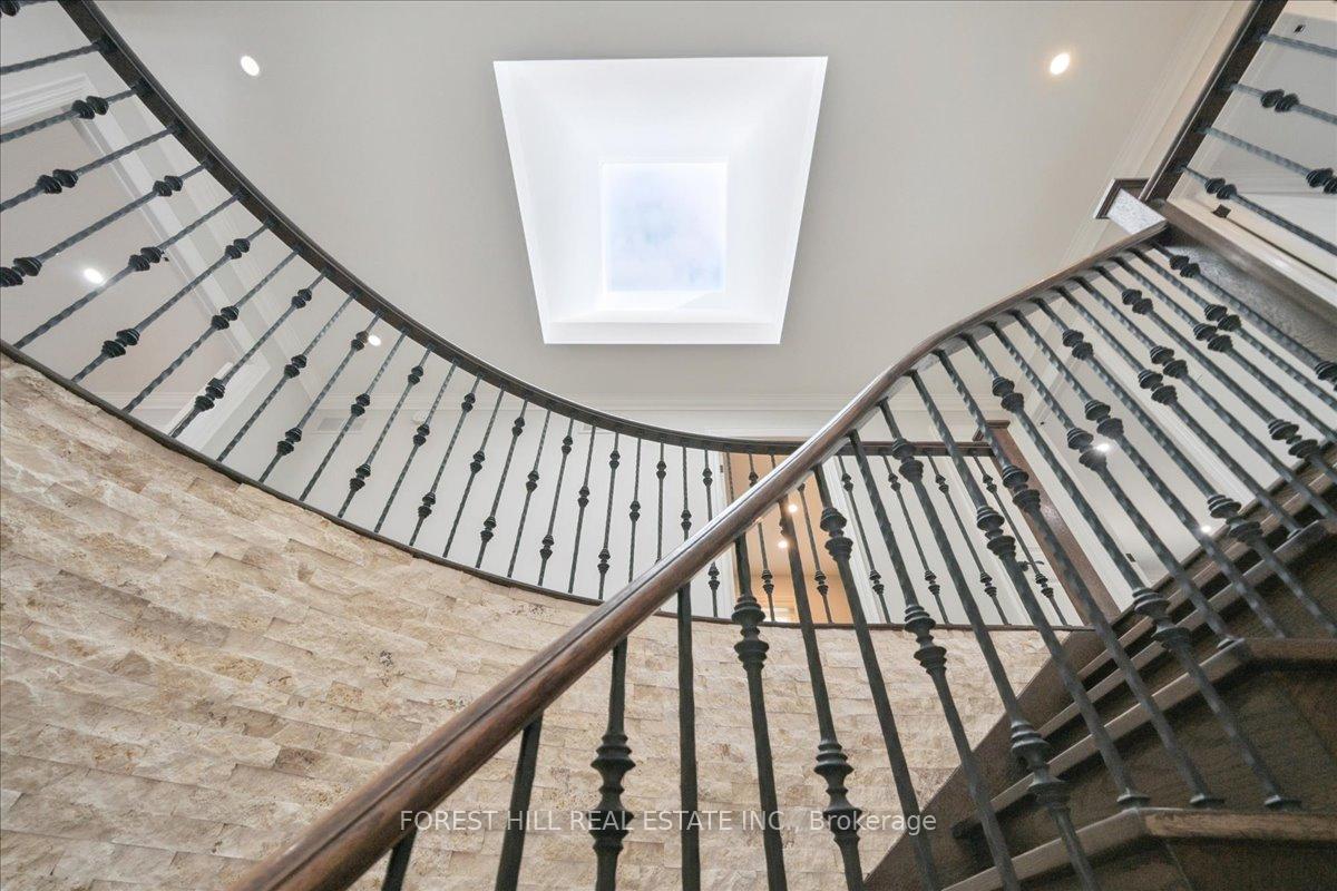 2579 Kenna Court, Mississauga, ON L5K 2K4