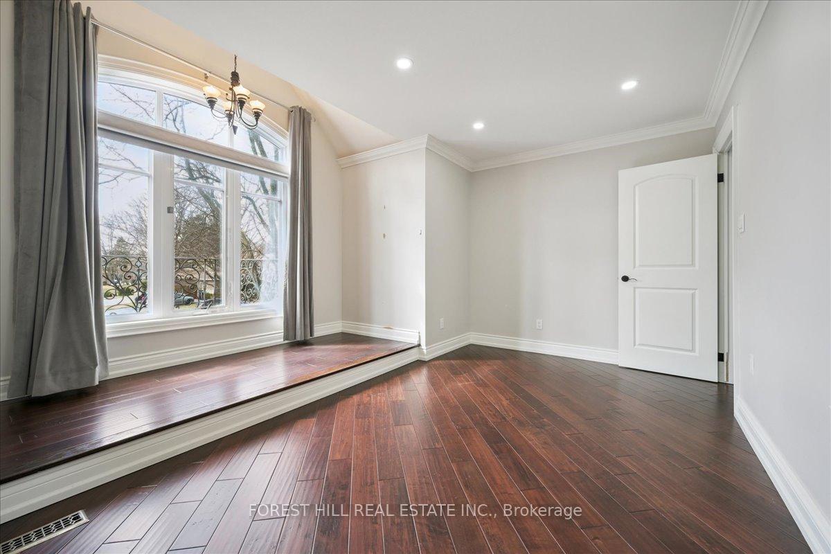 2579 Kenna Court, Mississauga, ON L5K 2K4