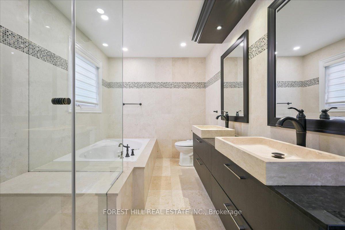 2579 Kenna Court, Mississauga, ON L5K 2K4