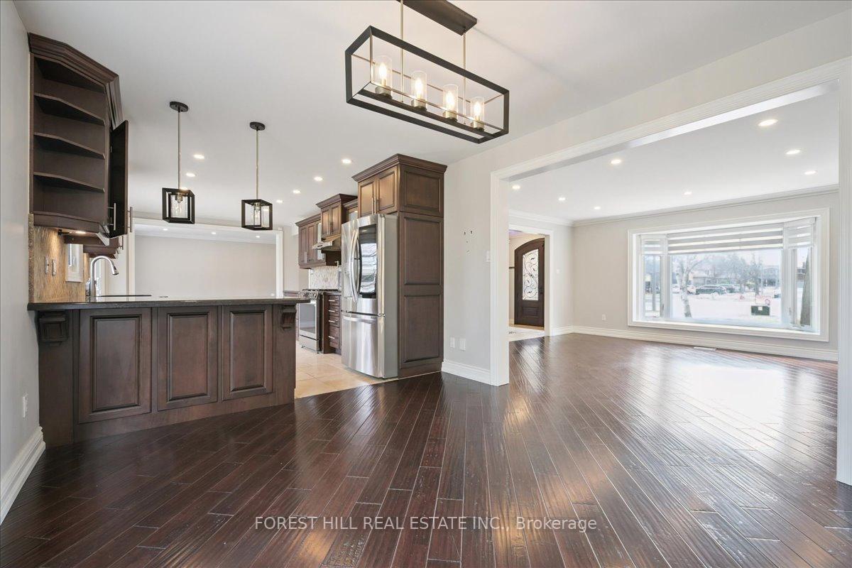 2579 Kenna Court, Mississauga, ON L5K 2K4