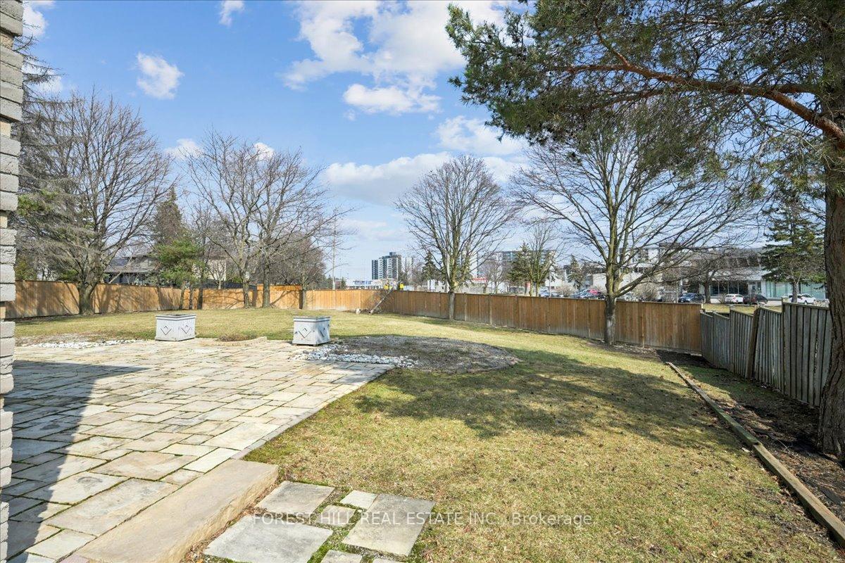 2579 Kenna Court, Mississauga, ON L5K 2K4