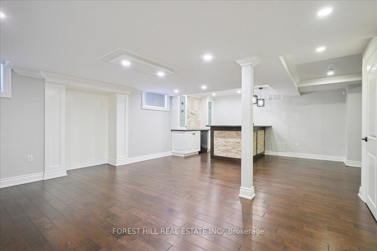 2579 Kenna Court, Mississauga, ON L5K 2K4