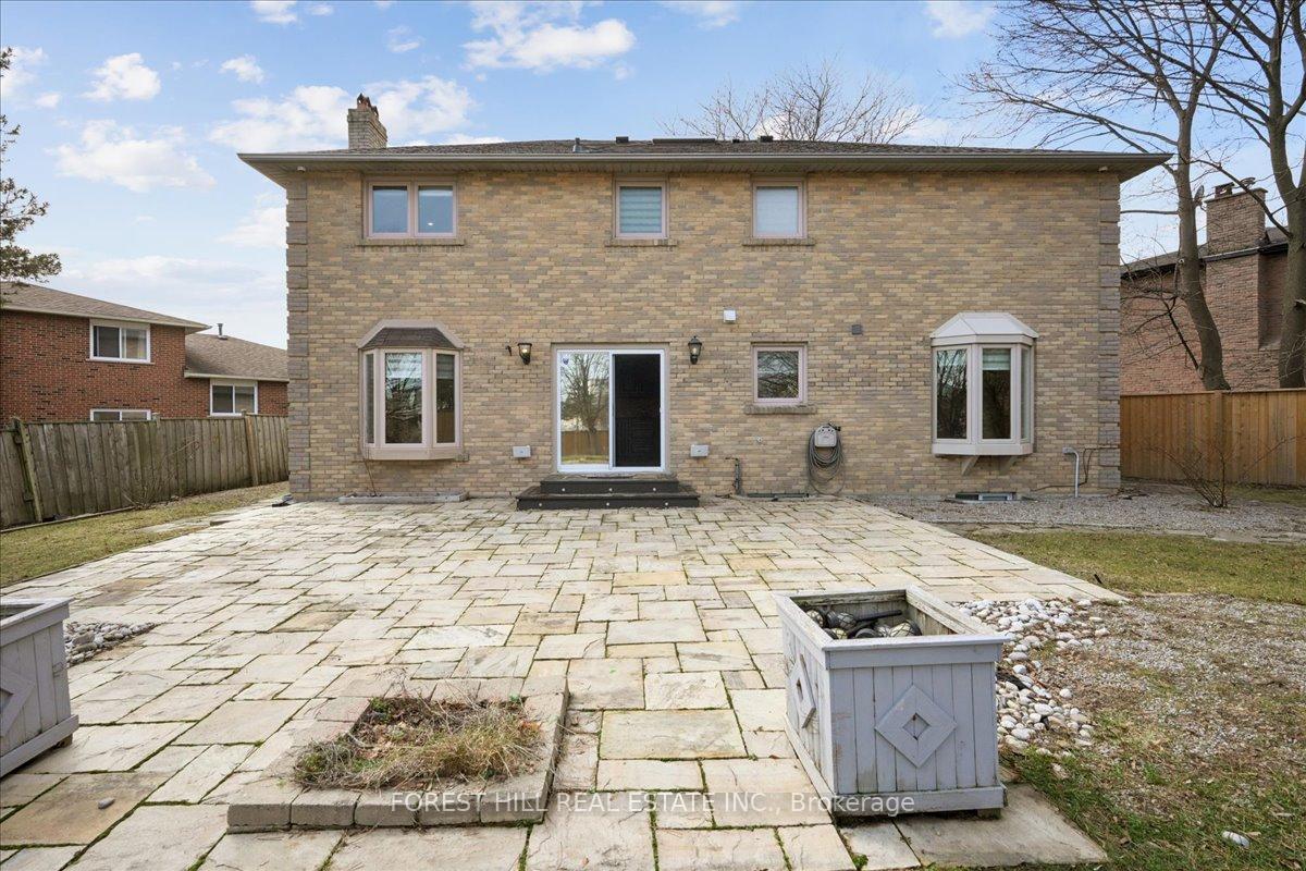 2579 Kenna Court, Mississauga, ON L5K 2K4