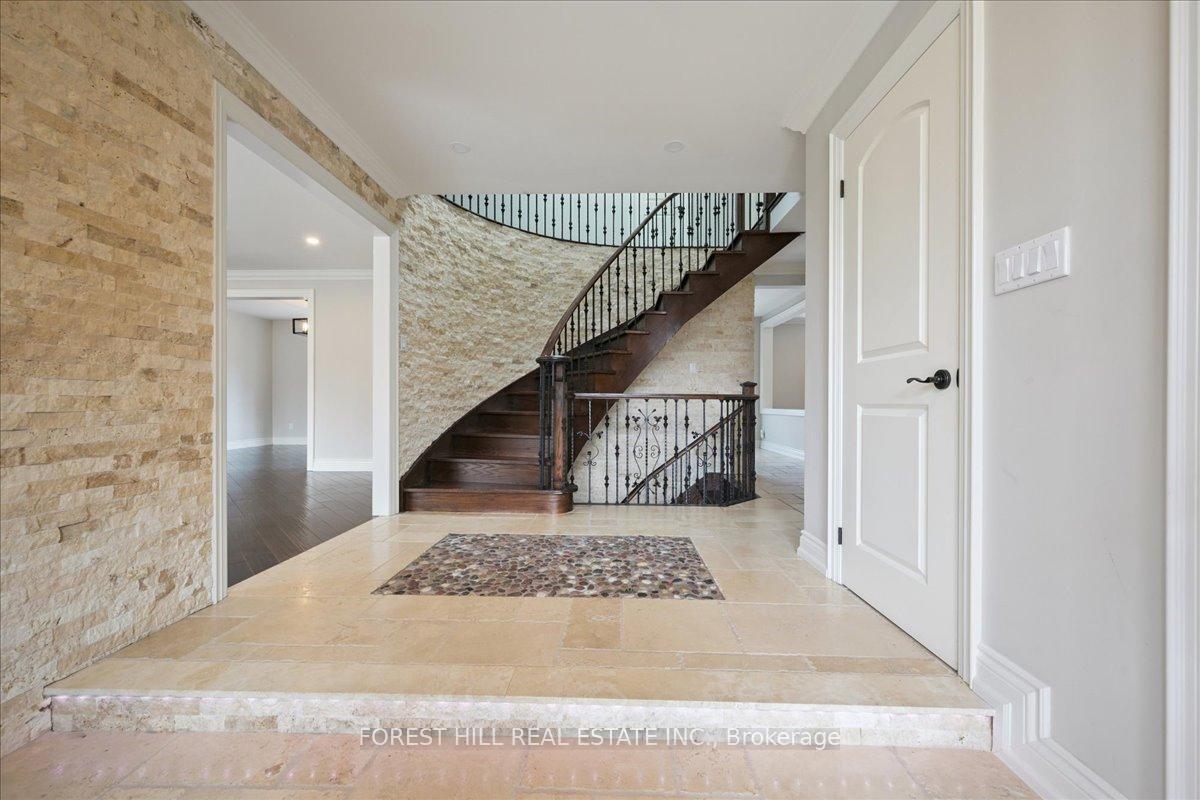 2579 Kenna Court, Mississauga, ON L5K 2K4