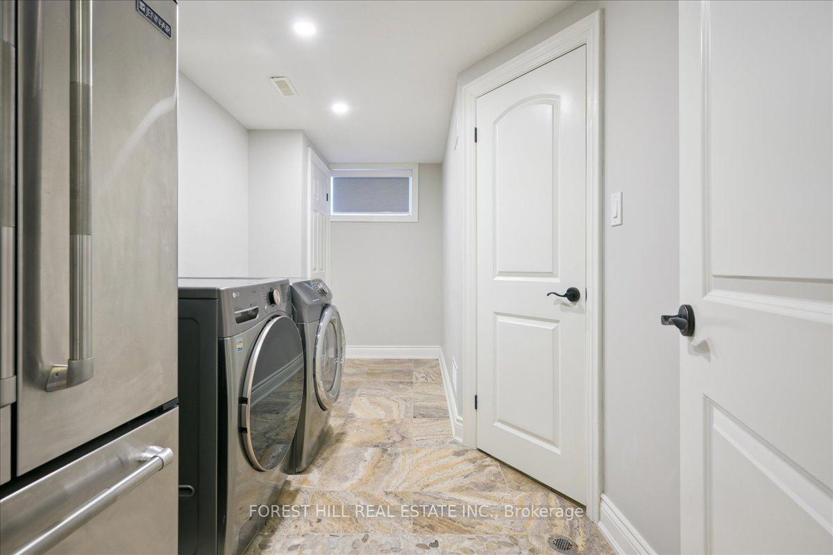 2579 Kenna Court, Mississauga, ON L5K 2K4