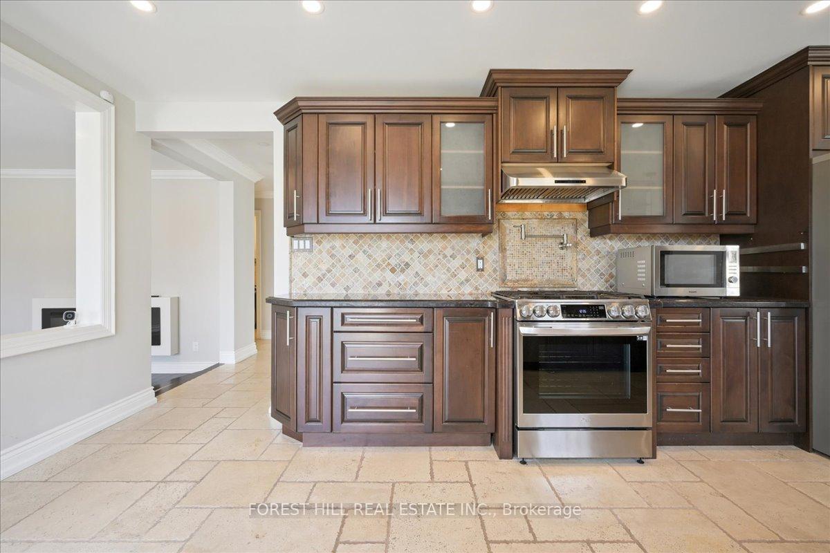 2579 Kenna Court, Mississauga, ON L5K 2K4