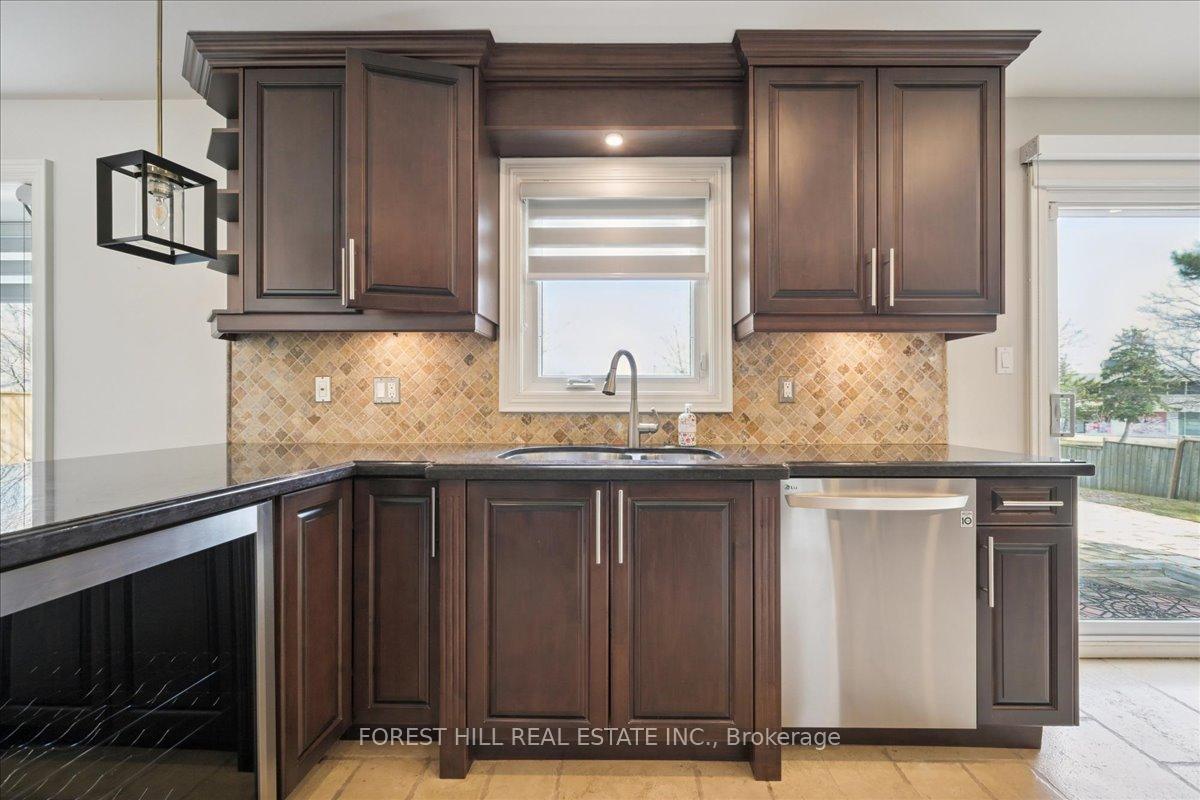 2579 Kenna Court, Mississauga, ON L5K 2K4