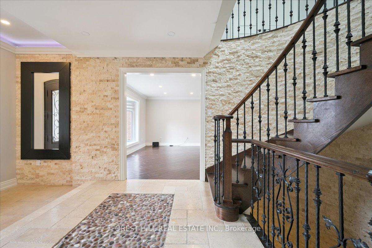 2579 Kenna Court, Mississauga, ON L5K 2K4