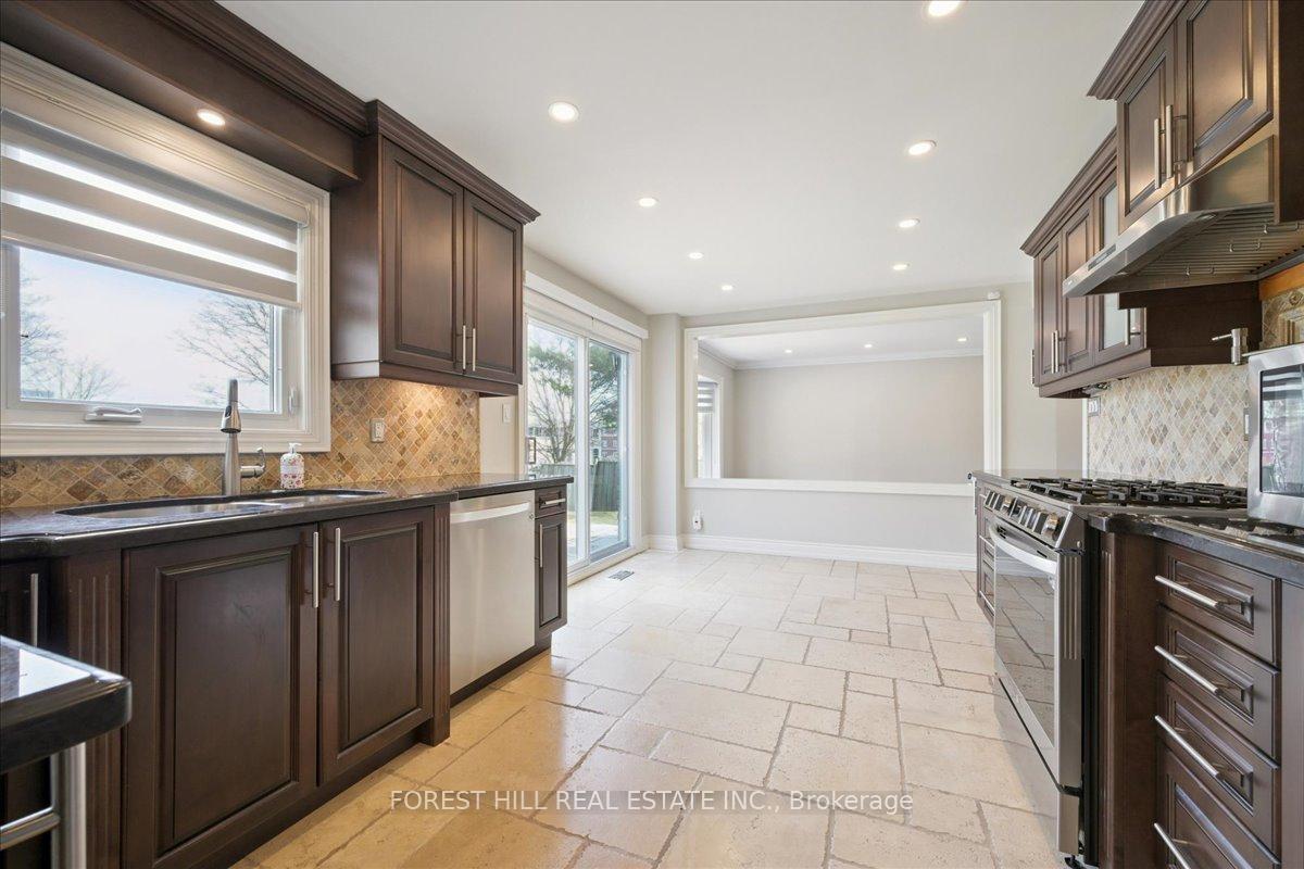 2579 Kenna Court, Mississauga, ON L5K 2K4