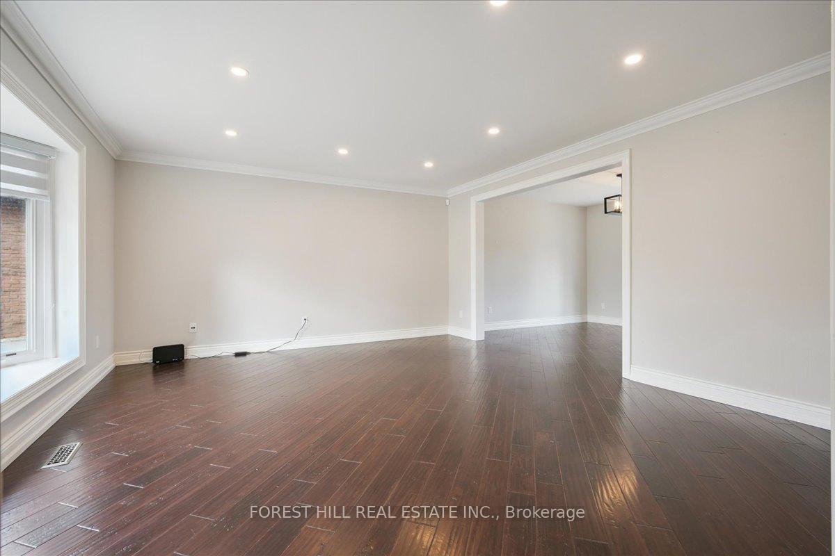 2579 Kenna Court, Mississauga, ON L5K 2K4