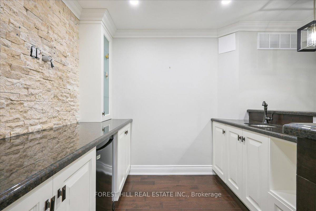 2579 Kenna Court, Mississauga, ON L5K 2K4