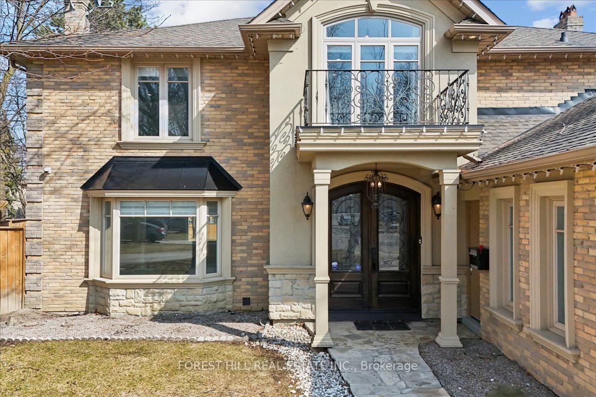 2579 Kenna Court, Mississauga, ON L5K 2K4