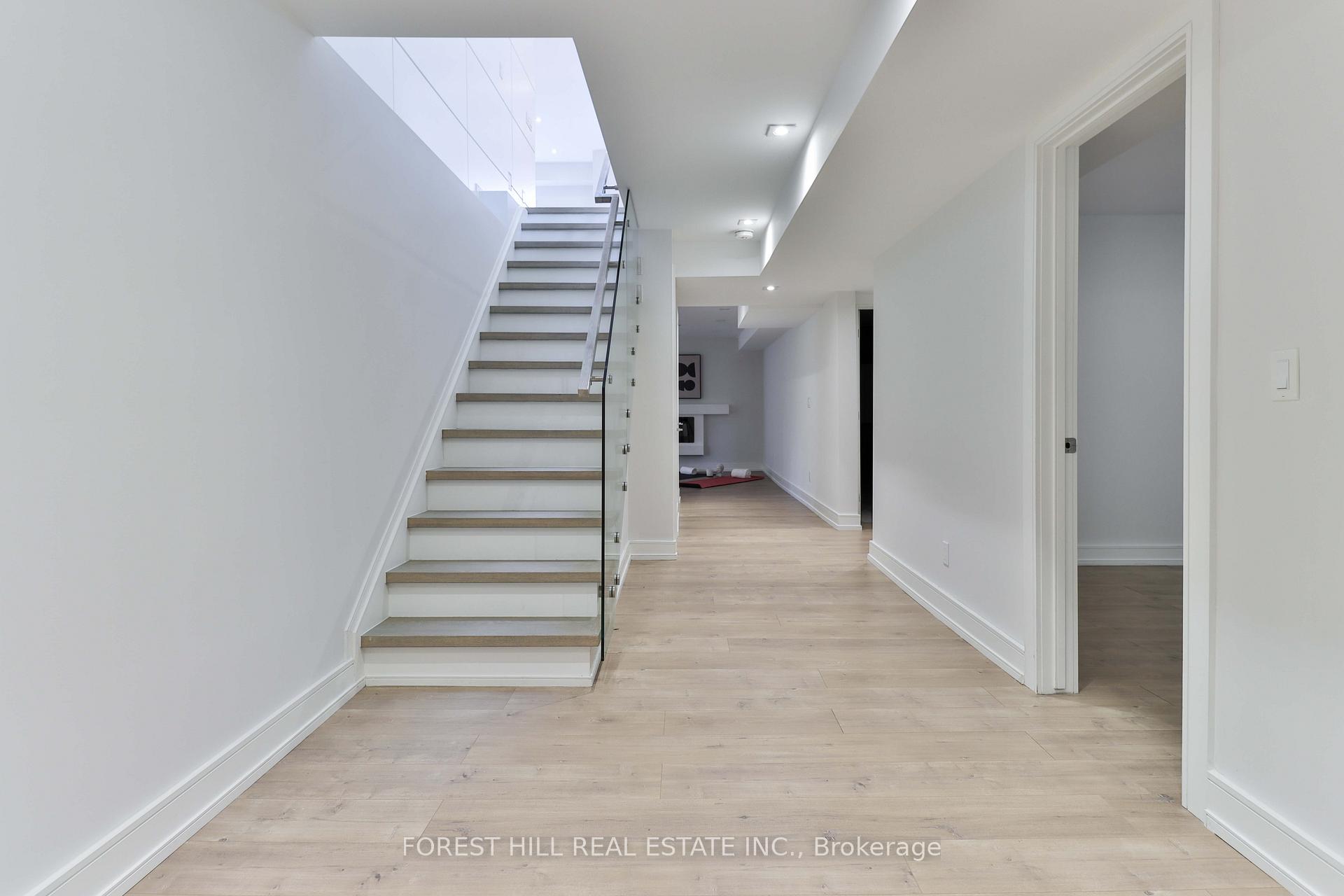 271 Jennings Crescent