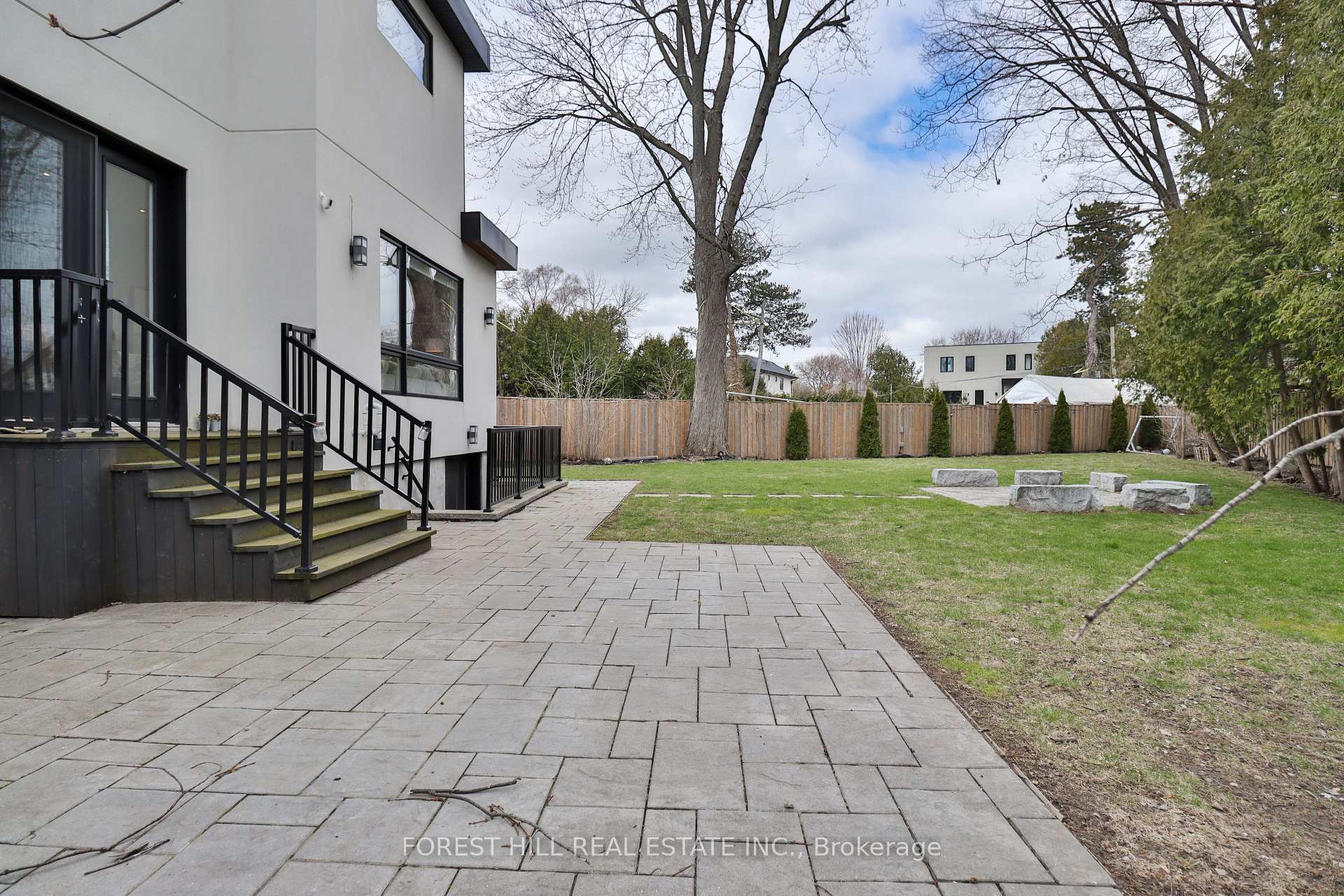 271 Jennings Crescent