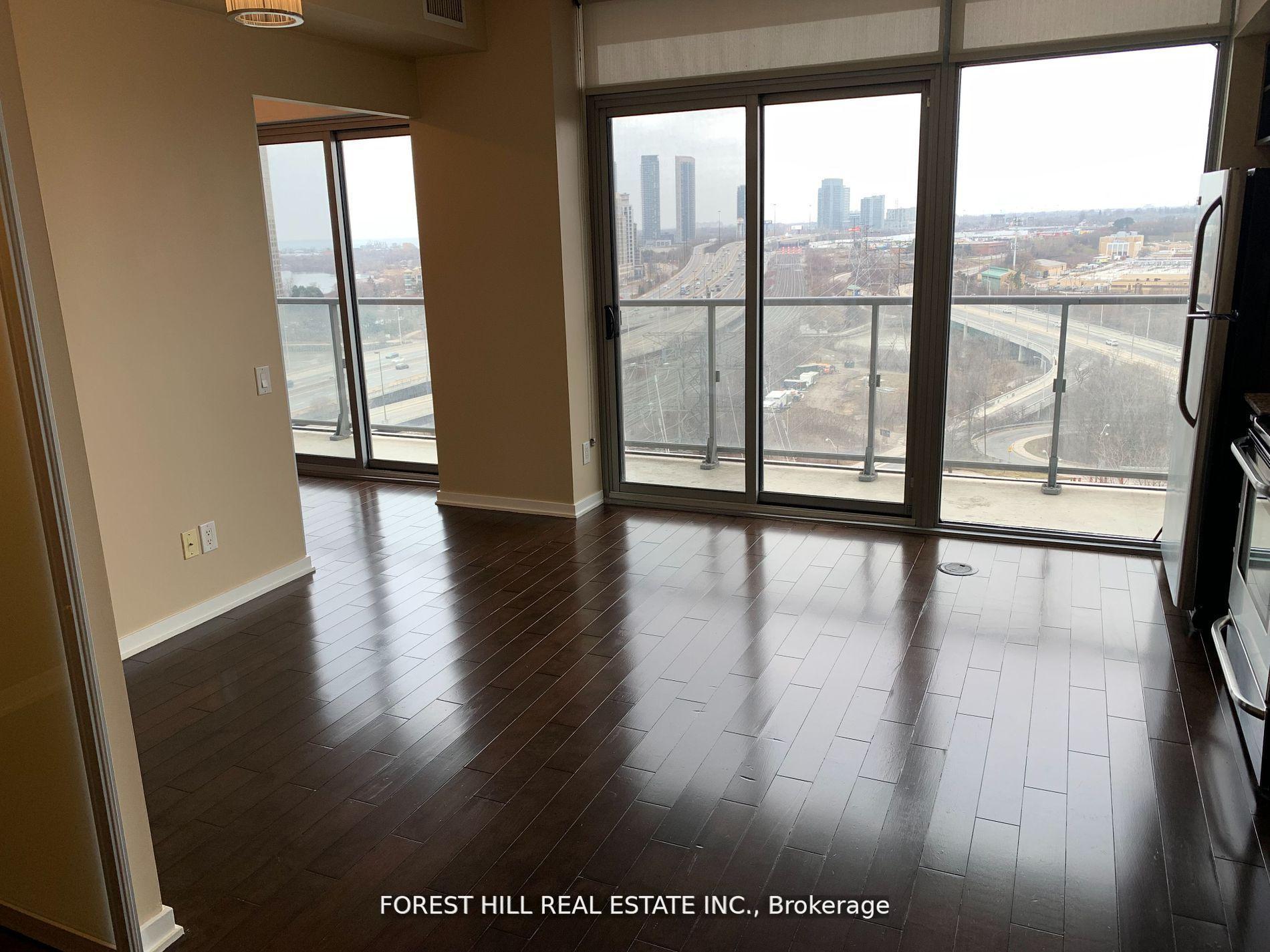 105 Queensway Avenue 1305