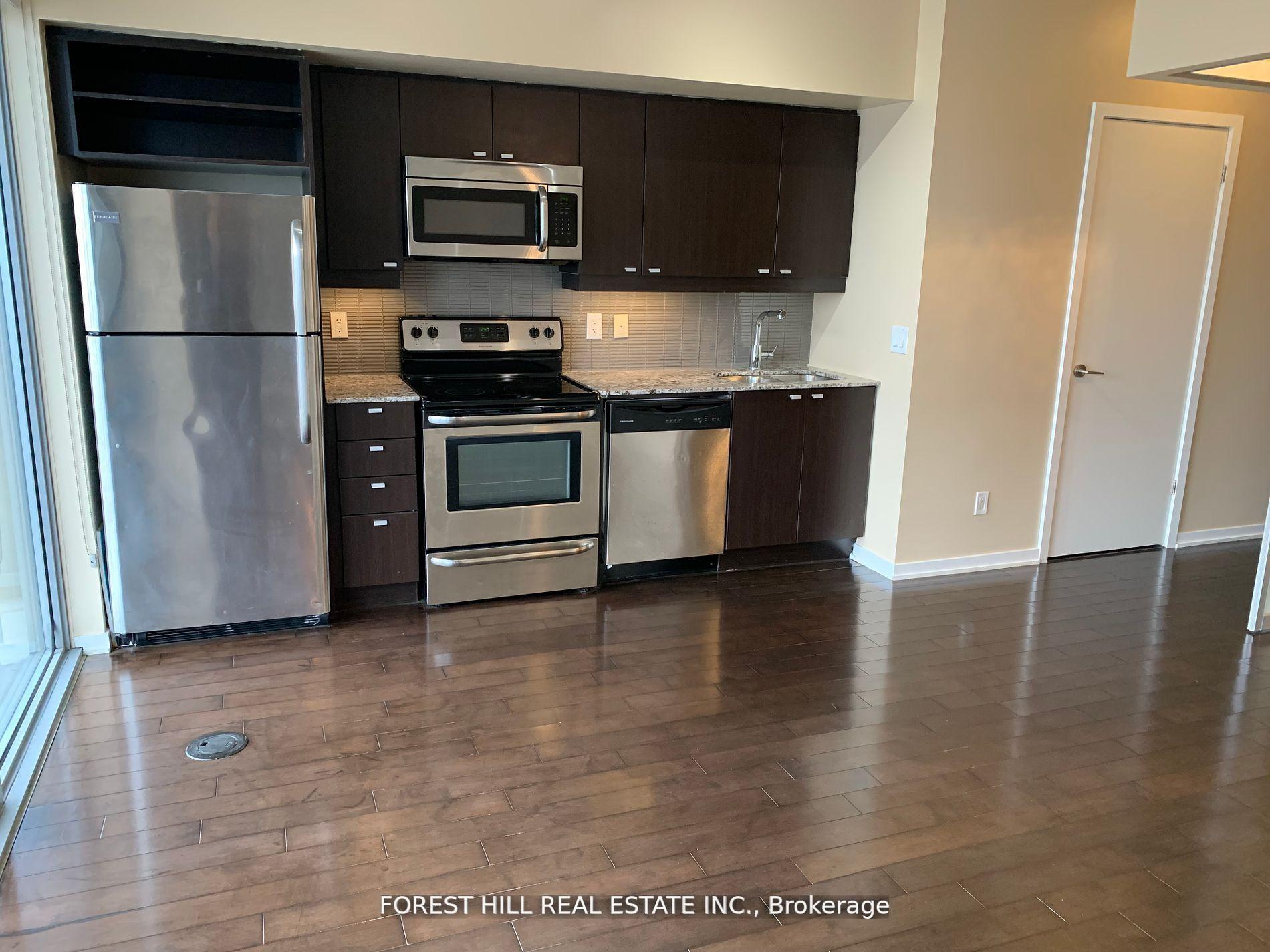 105 Queensway Avenue 1305