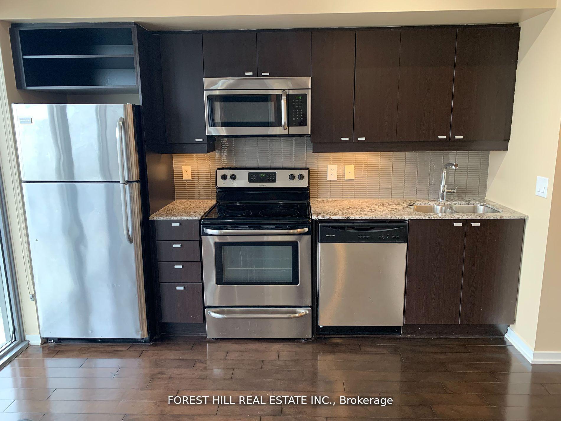 105 Queensway Avenue 1305