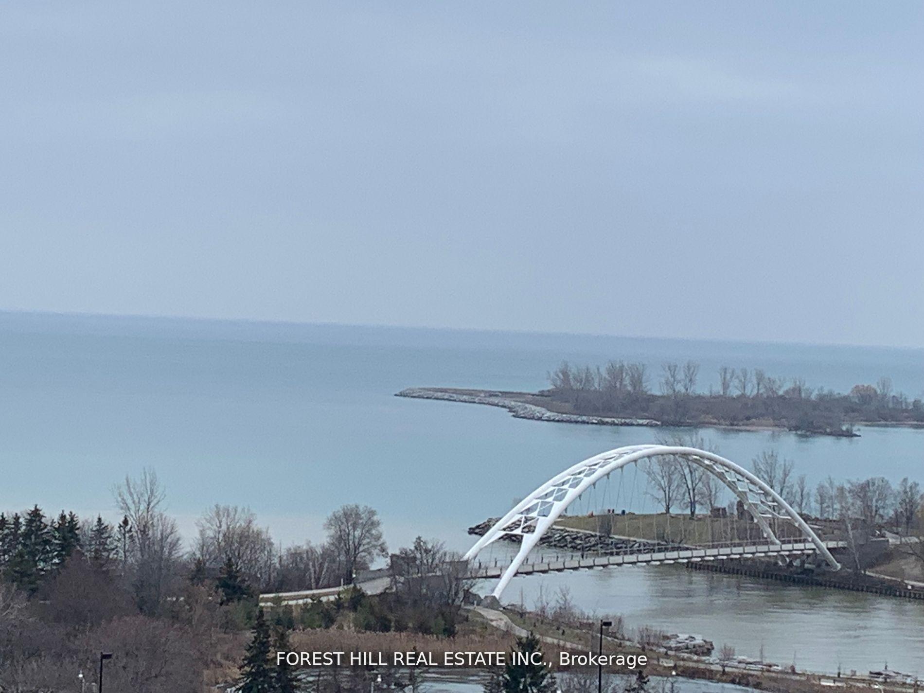 105 Queensway Avenue 1305