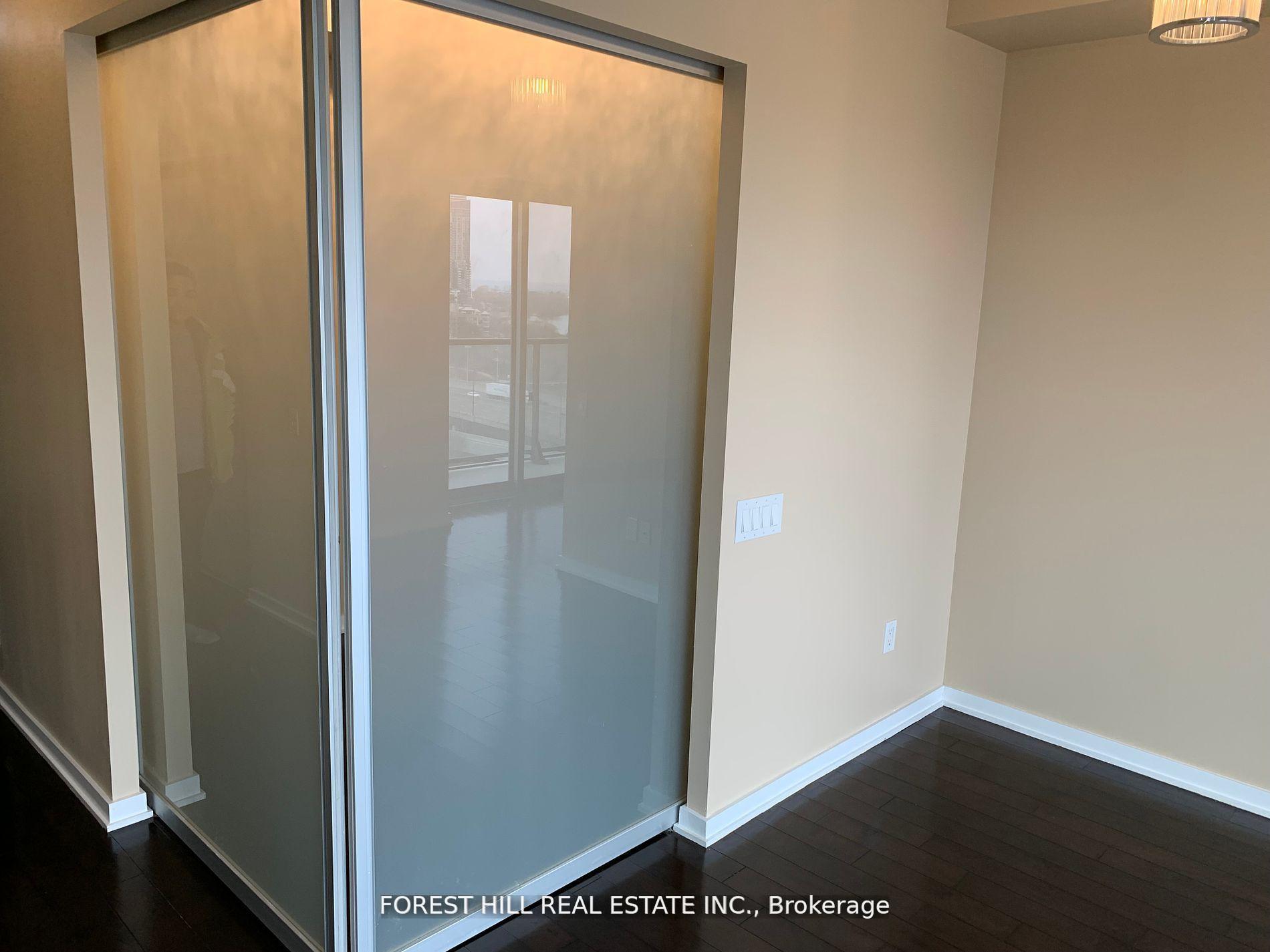 105 Queensway Avenue 1305
