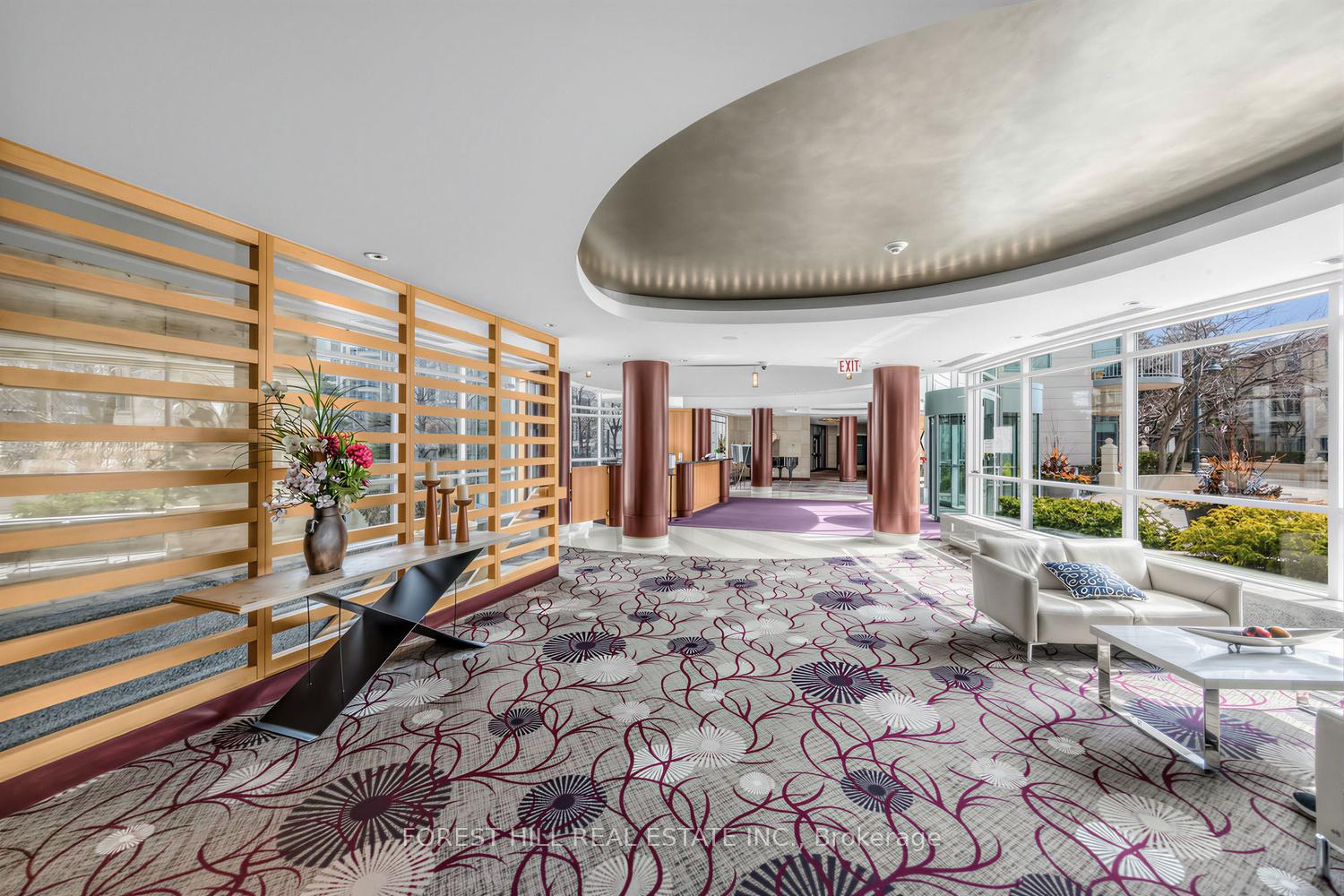 2111 Lake Shore Boulevard W 802