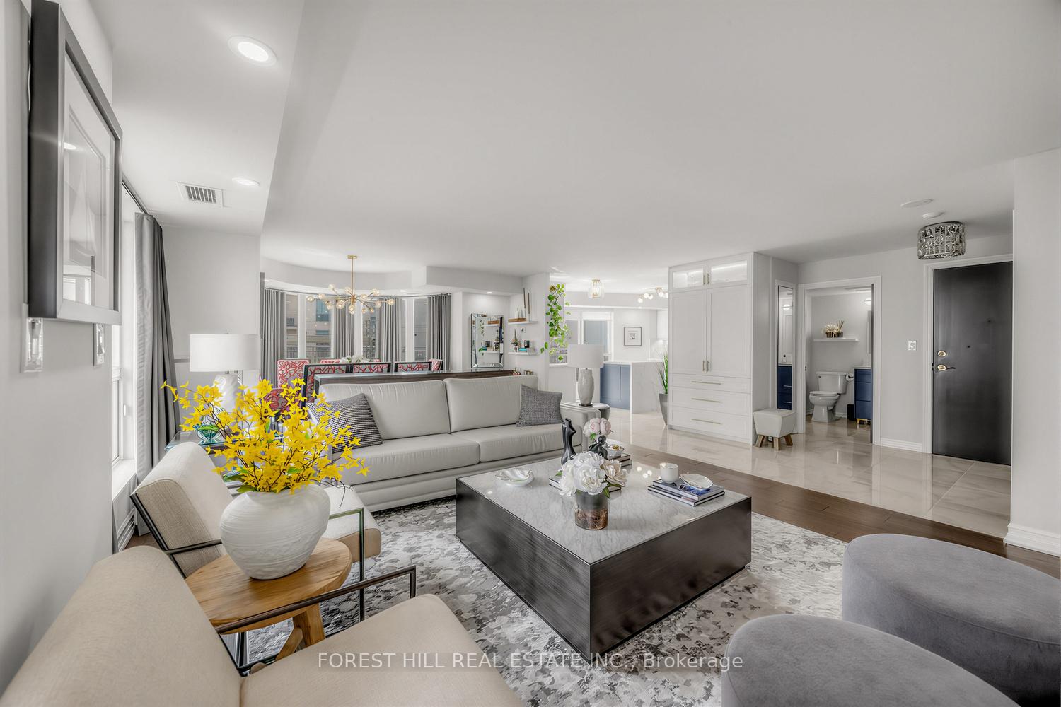 2111 Lake Shore Boulevard W 802
