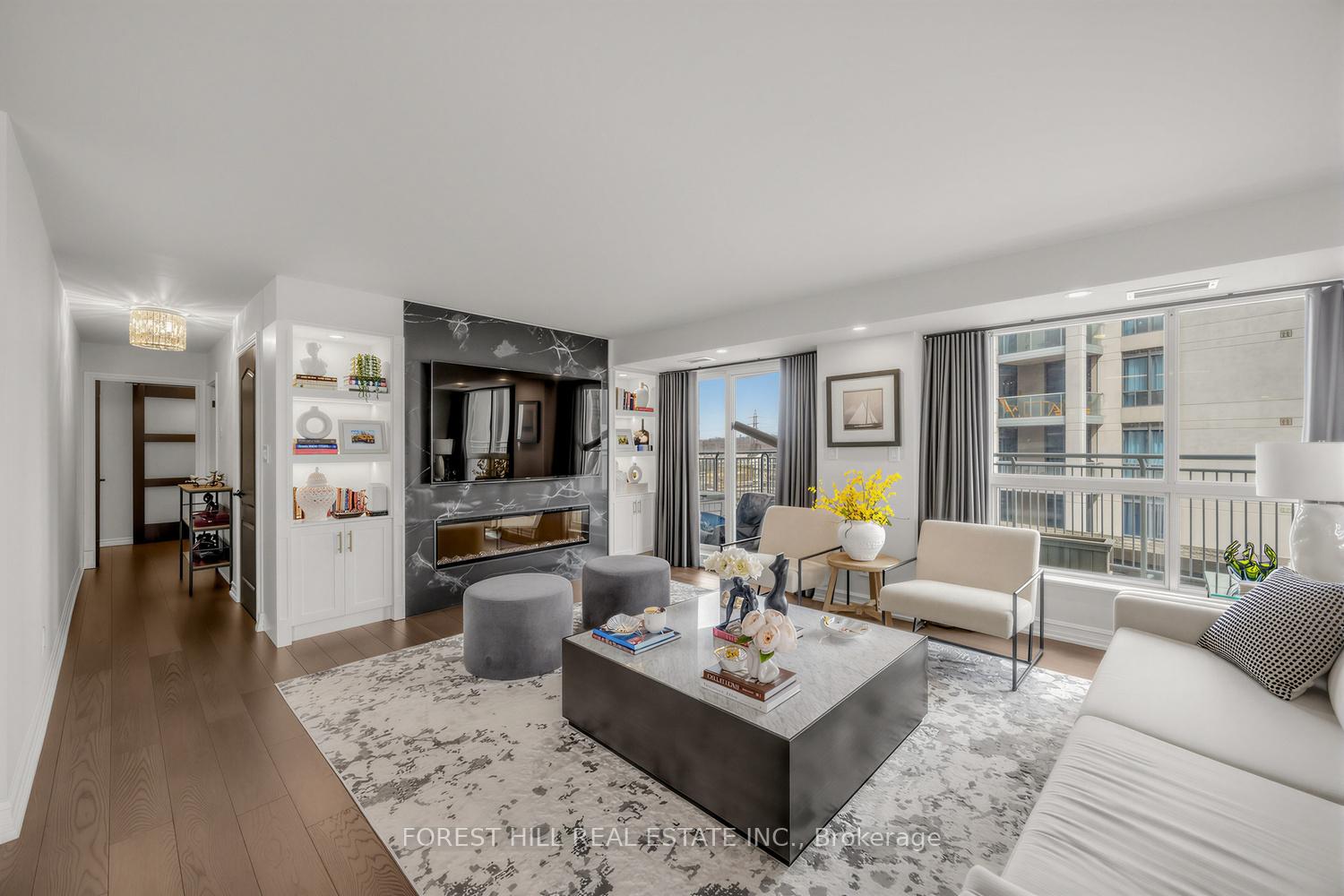 2111 Lake Shore Boulevard W 802