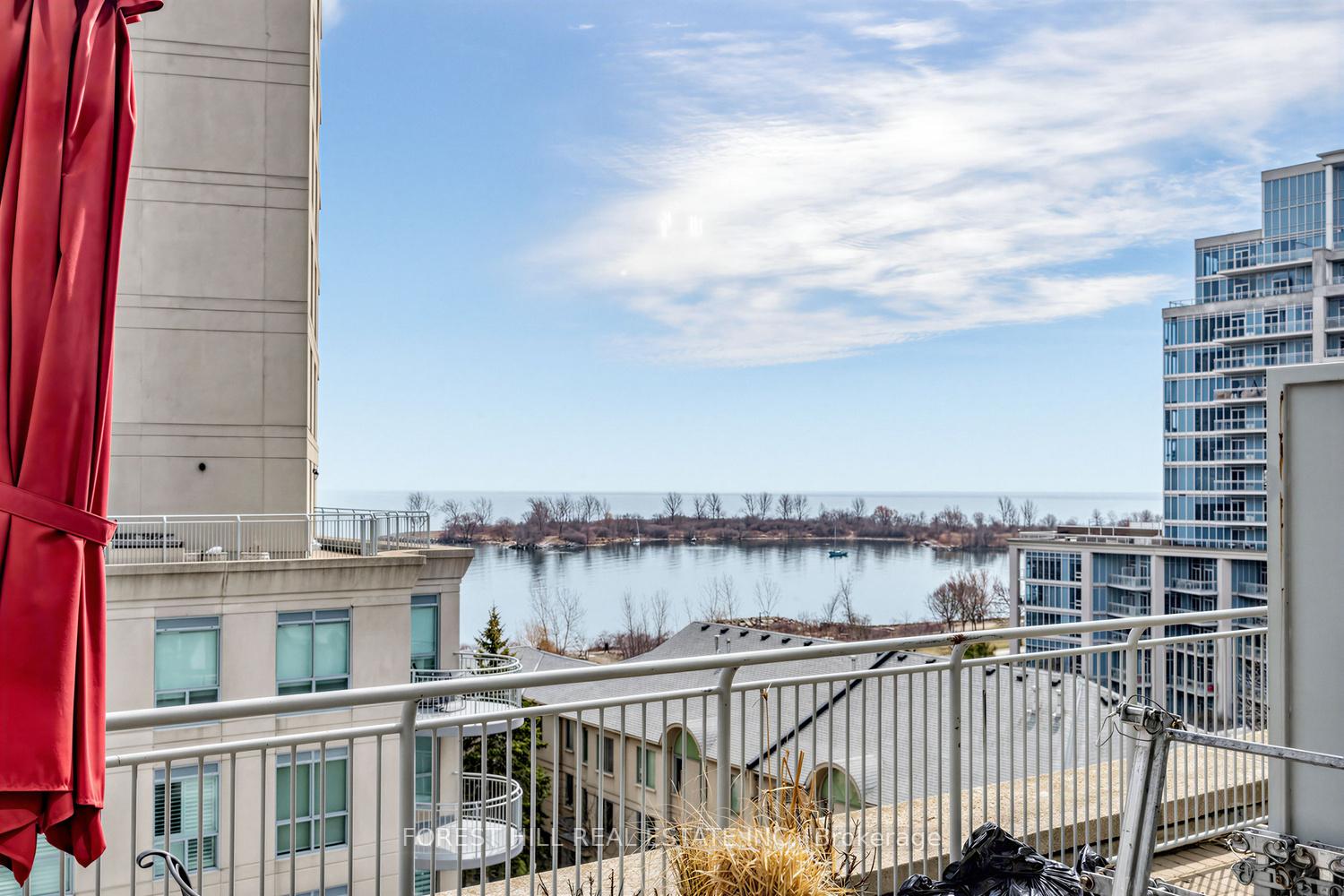 2111 Lake Shore Boulevard W 802