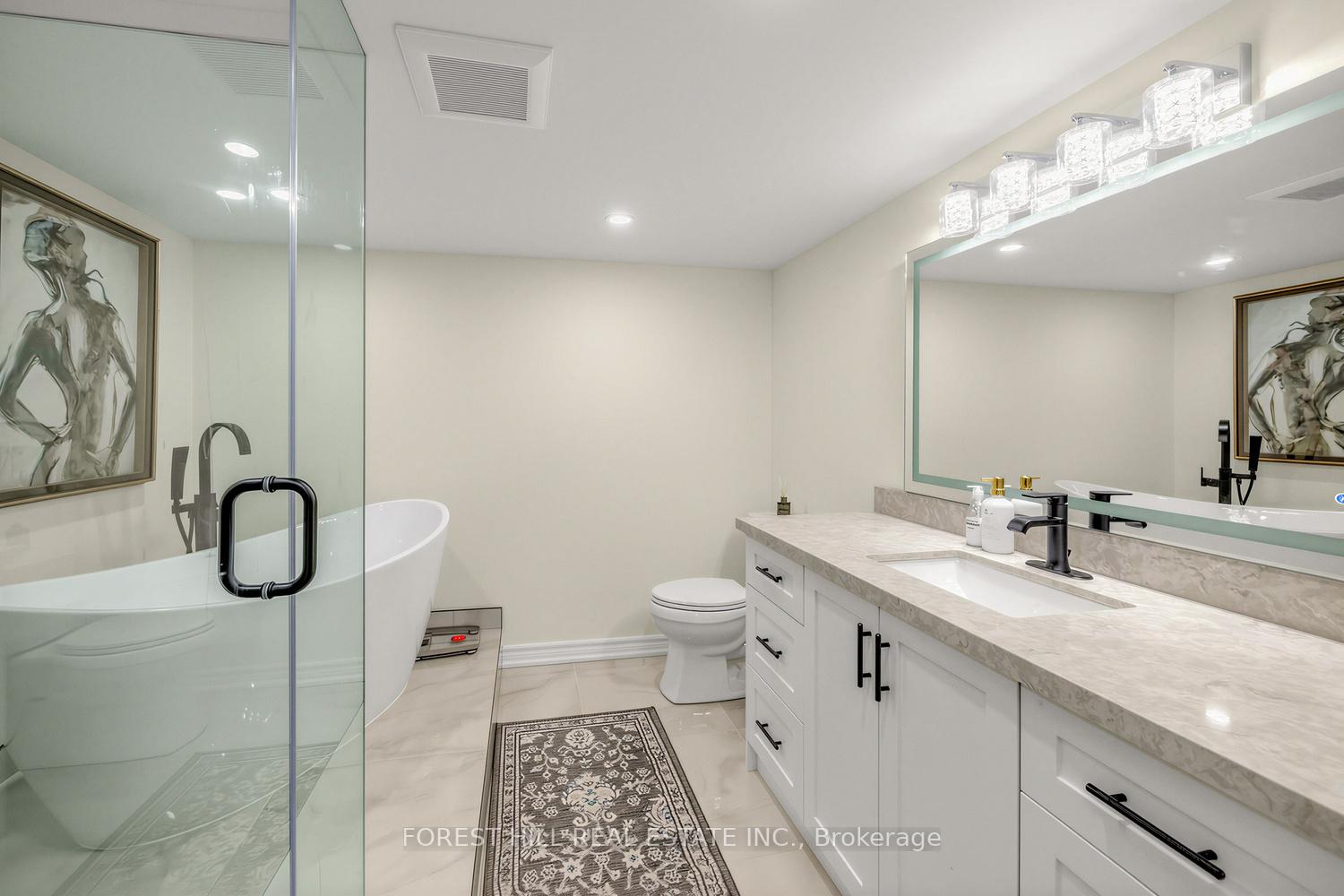 2111 Lake Shore Boulevard W 802