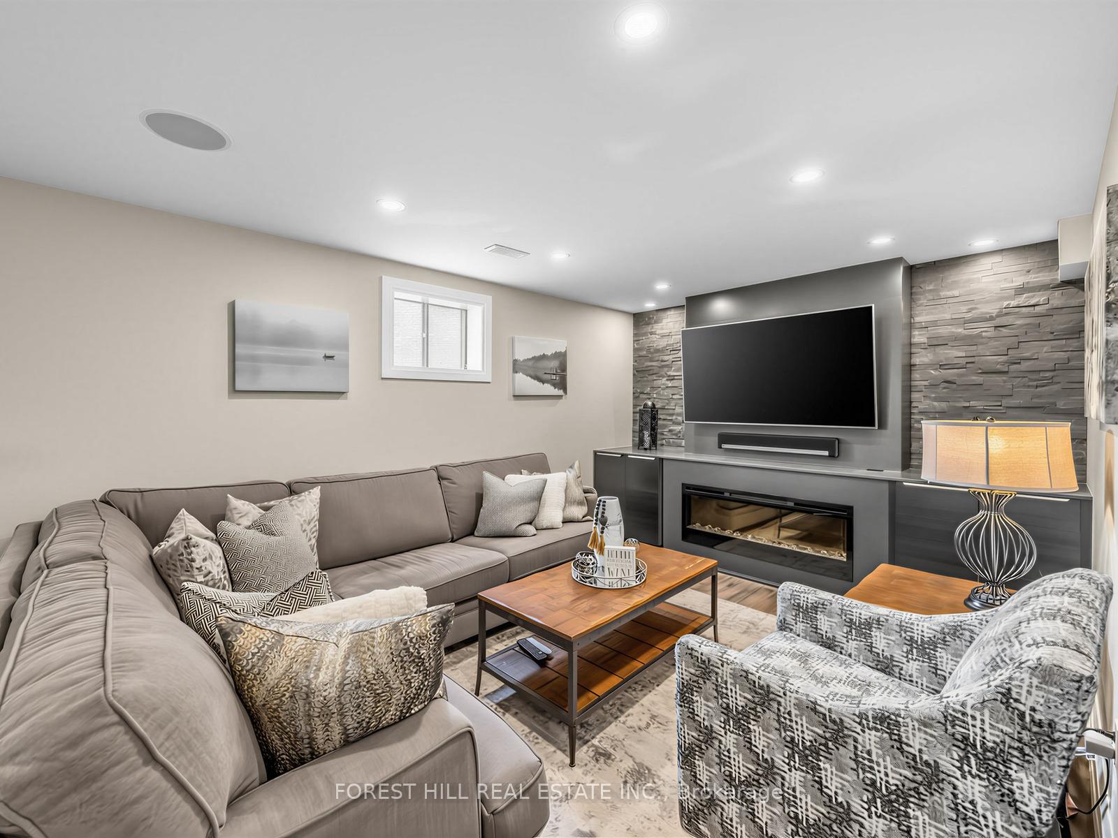 358 Kingsway Place
