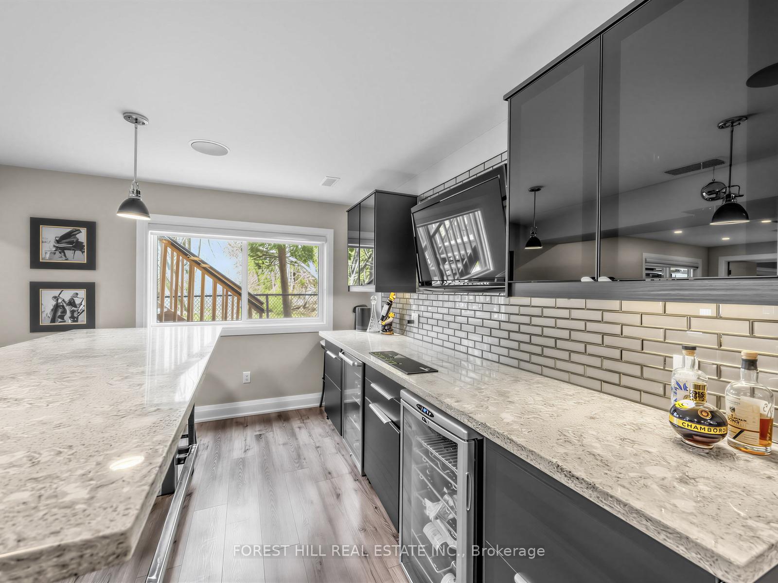 358 Kingsway Place