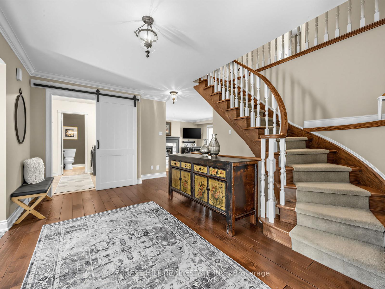 358 Kingsway Place