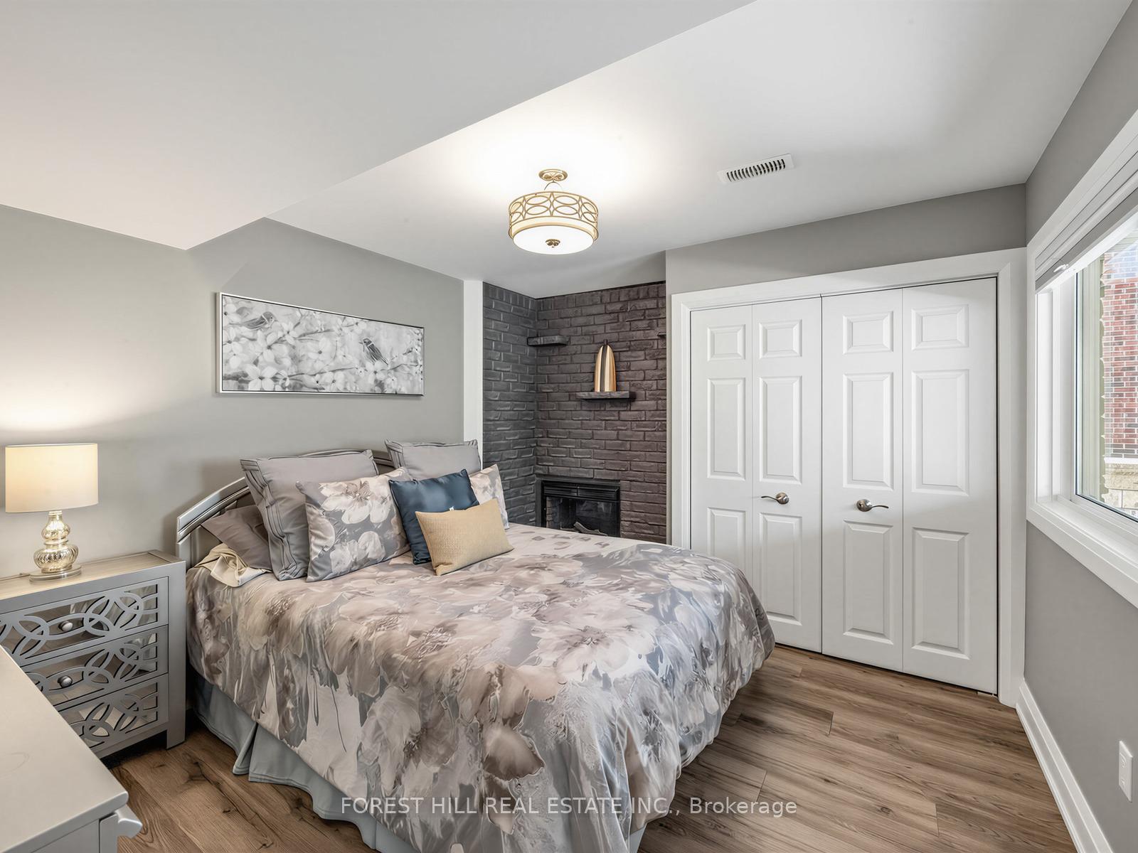 358 Kingsway Place