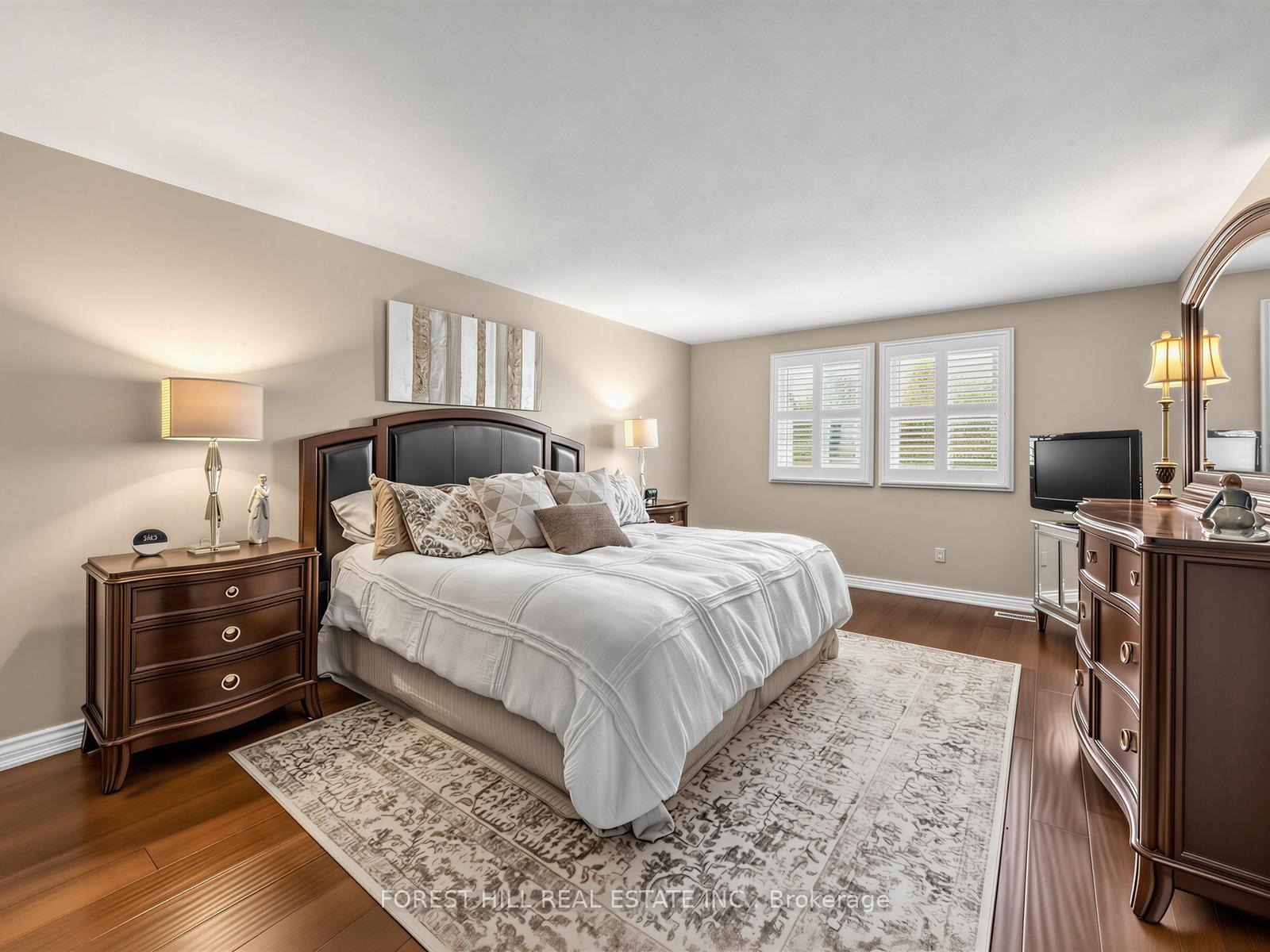 358 Kingsway Place