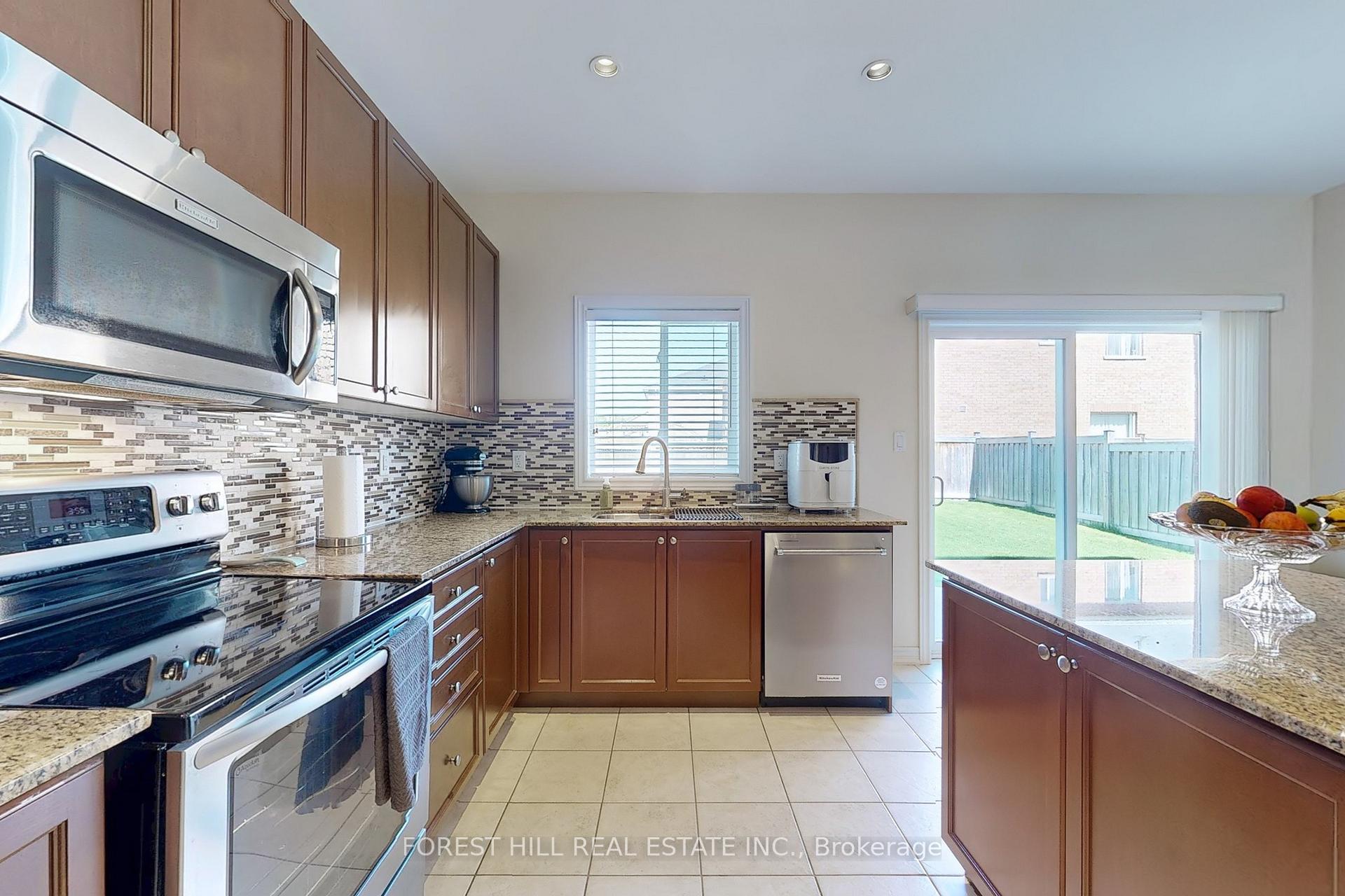 513 Davis Drive, Shelburne