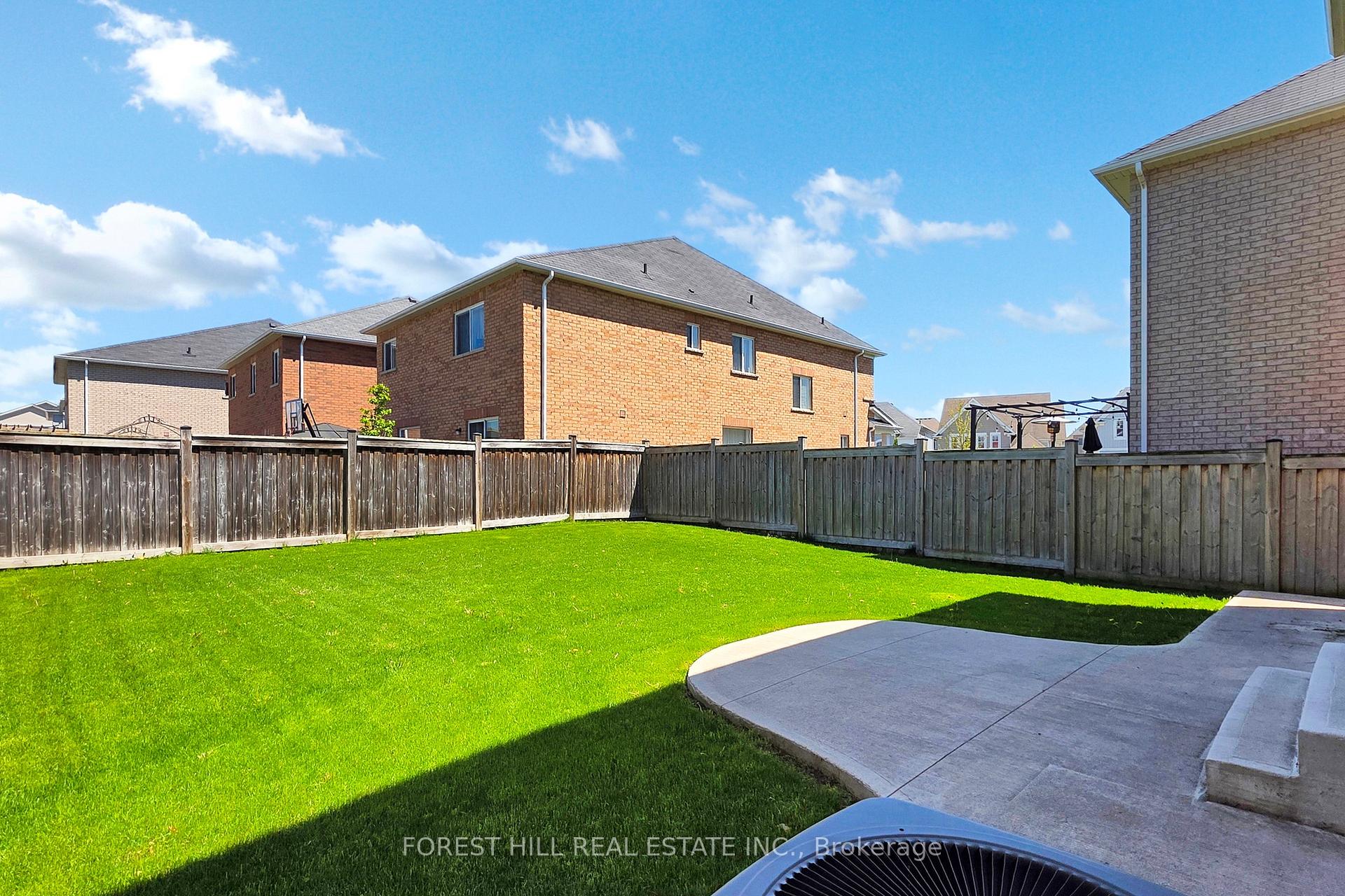 513 Davis Drive, Shelburne