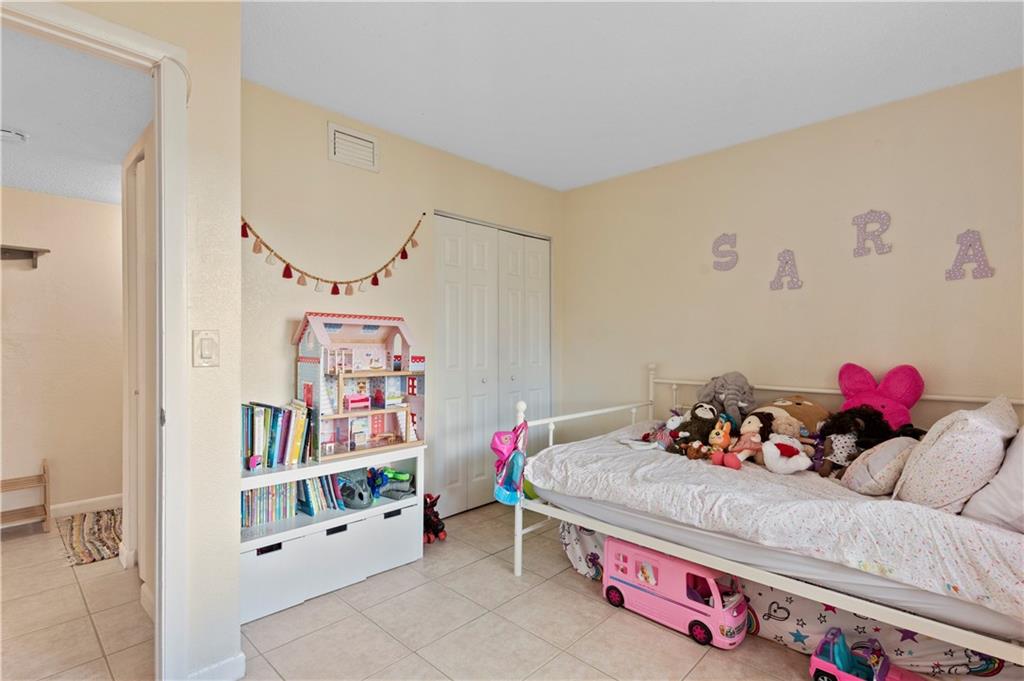 120 Sparrow Dr Unit: 202