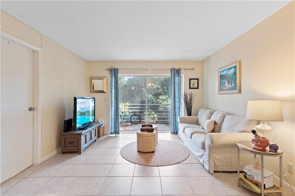 120 Sparrow Dr Unit: 202