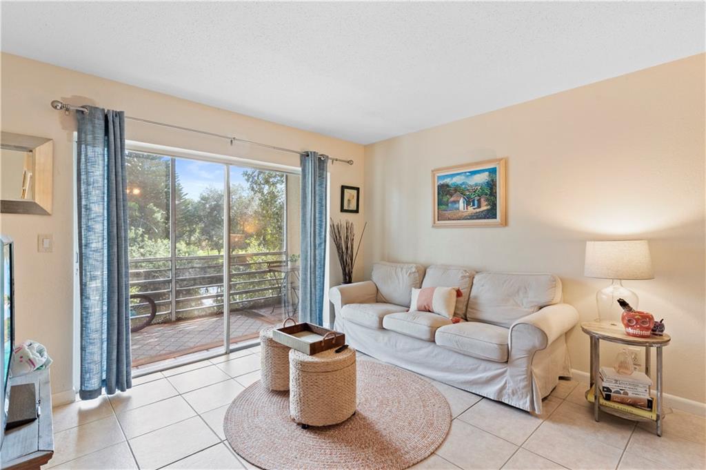 120 Sparrow Dr Unit: 202