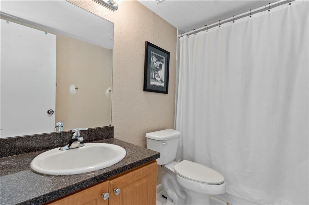 120 Sparrow Dr Unit: 202