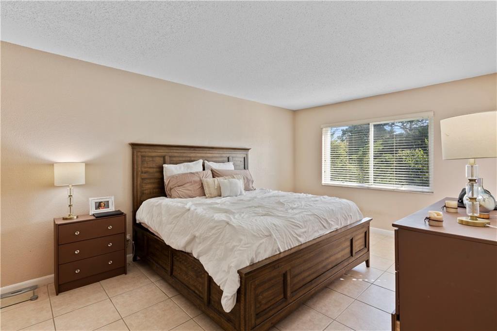 120 Sparrow Dr Unit: 202