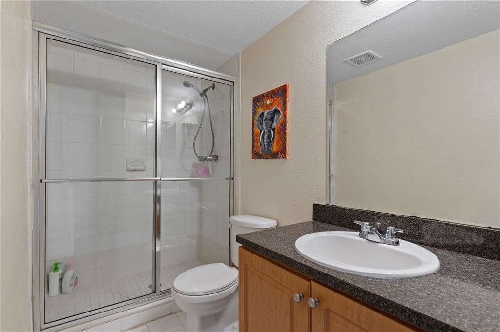 120 Sparrow Dr Unit: 202