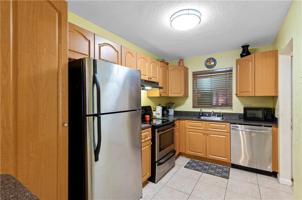 120 Sparrow Dr Unit: 202