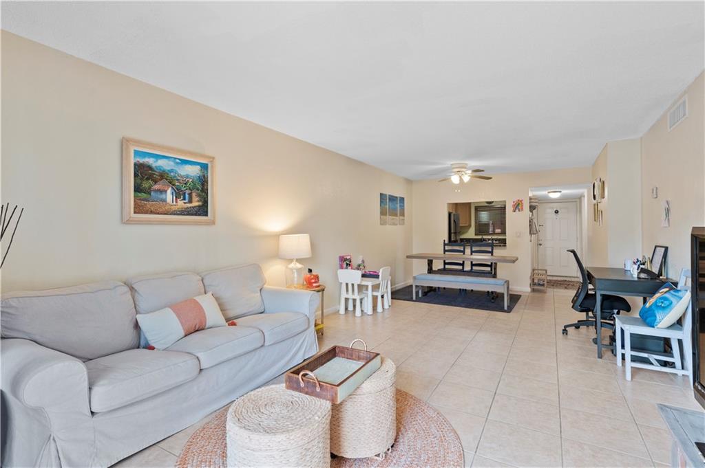 120 Sparrow Dr Unit: 202