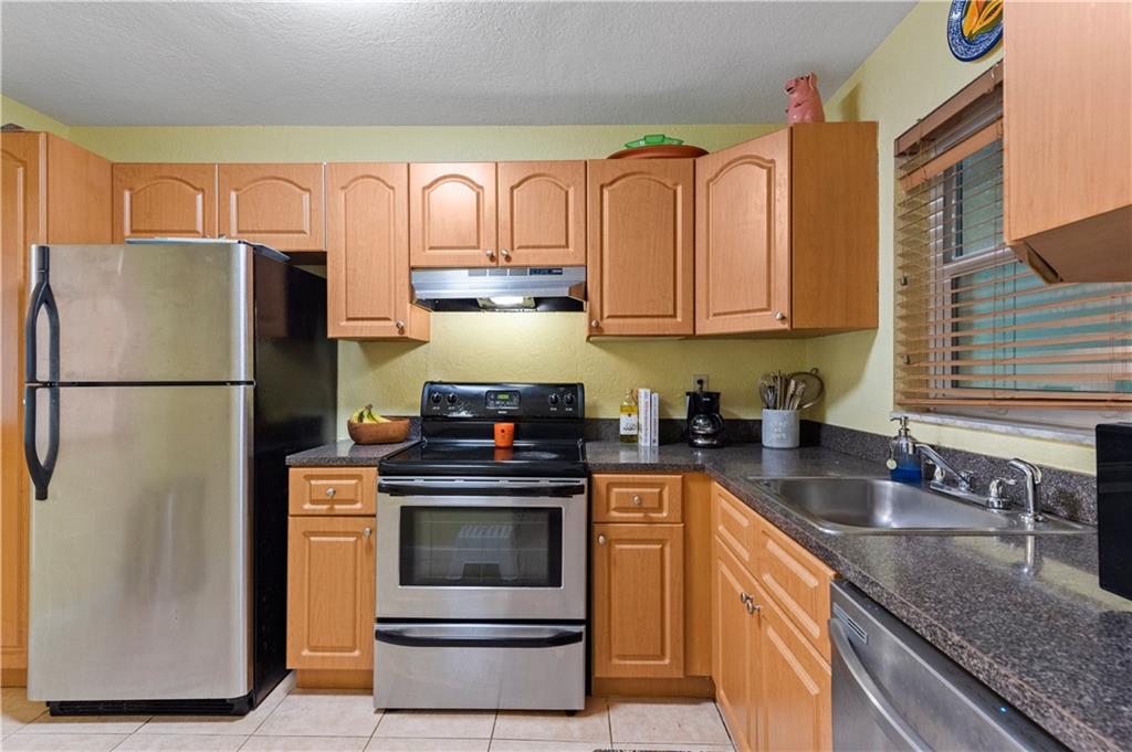120 Sparrow Dr Unit: 202