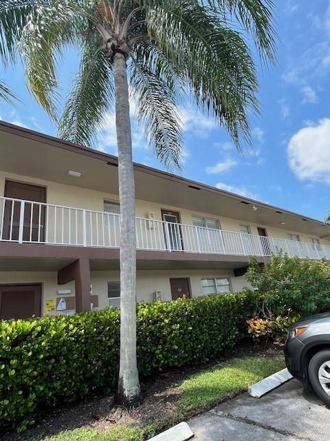 7300 NW 5th Place 105